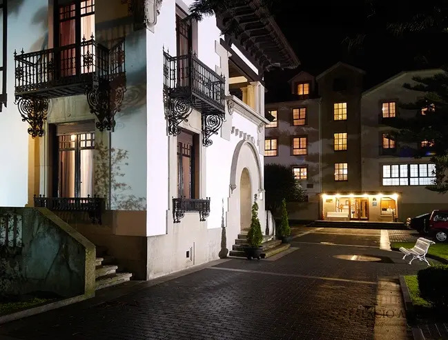 Hotel y Apartamentos Arias