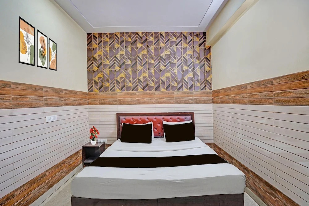 Hotel O Noida Sector 63