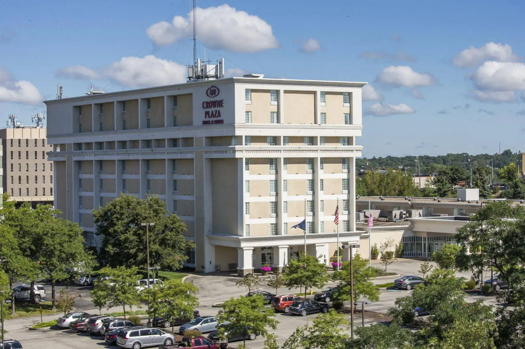 Crowne Plaza Hotel and Suites Pittsburgh South by IHG