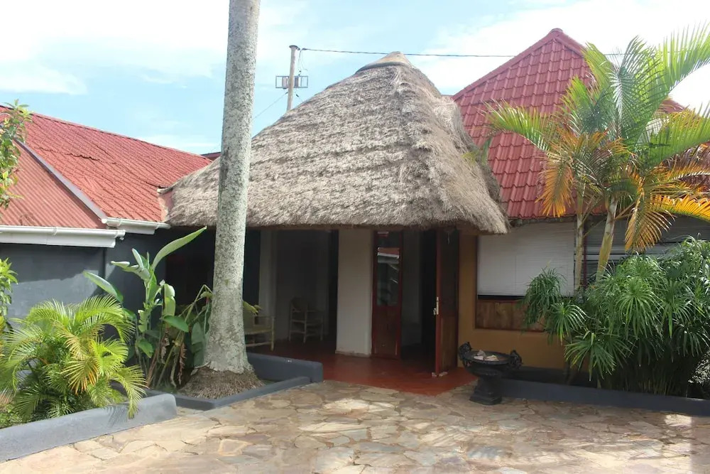 Montane Safaris Hotel, Entebbe