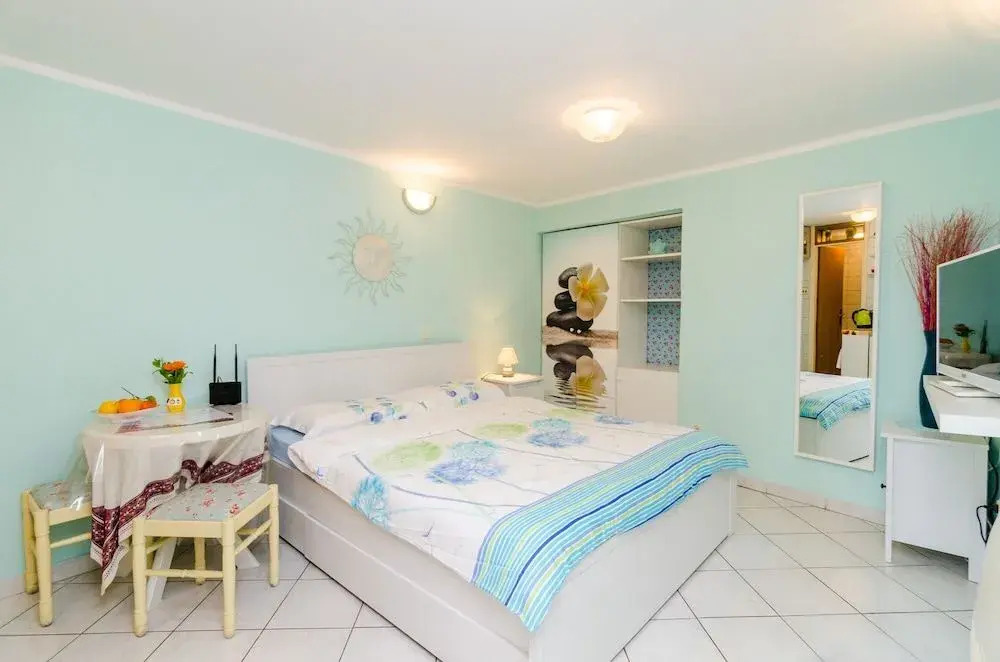 Apartments 4M