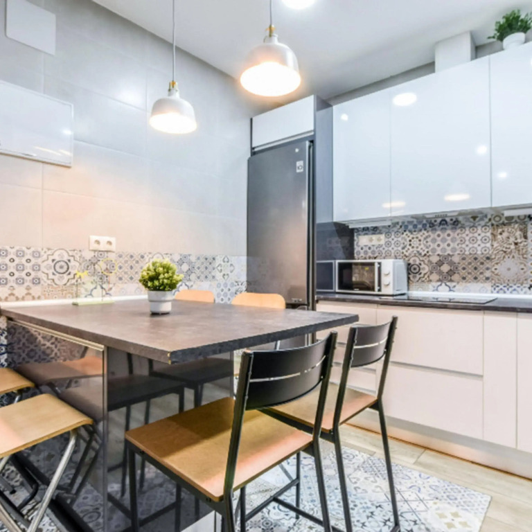 Retiro V in Madrid with 4 bedrooms and 2 bathrooms