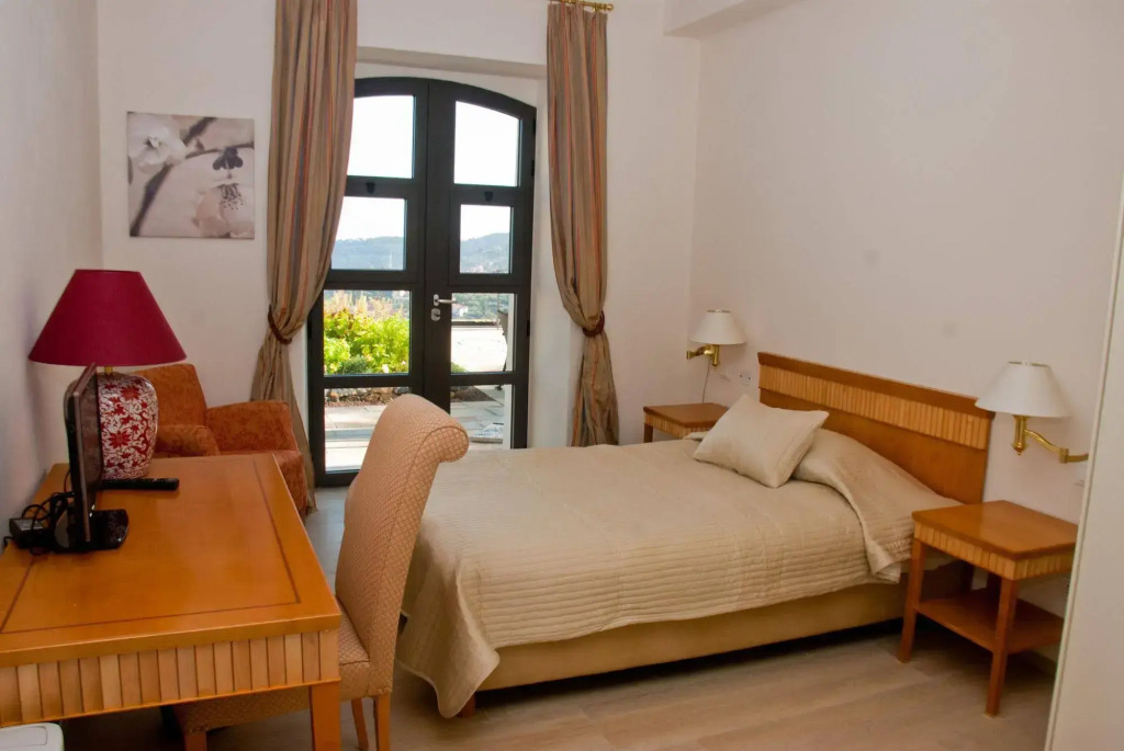 Miramare Apartments&Suites