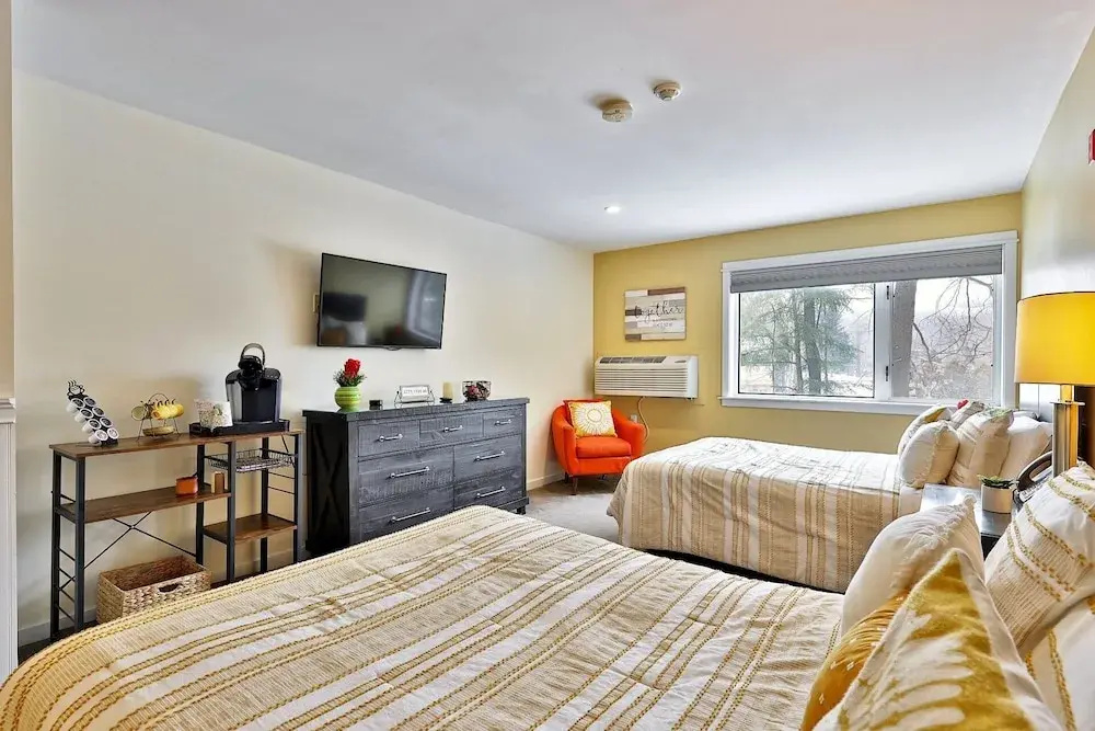 Hotel Style Condo Promising a Comfortable and Convenient Retreat Right in the Heart of Vermont ski Country