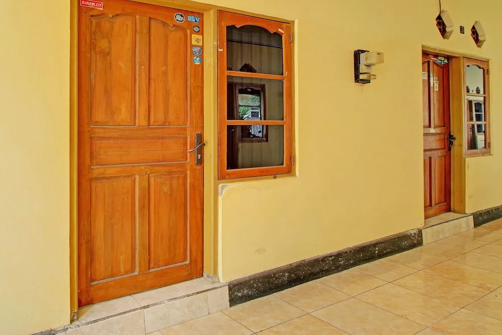 OYO Life 92954 Shanti Kost