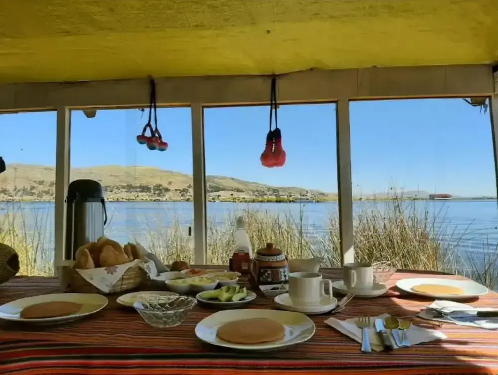 Uros Amaru Marka Lodge