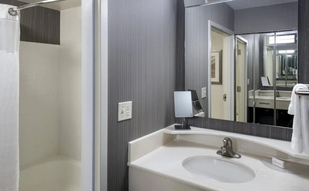 Courtyard by Marriott Lebanon