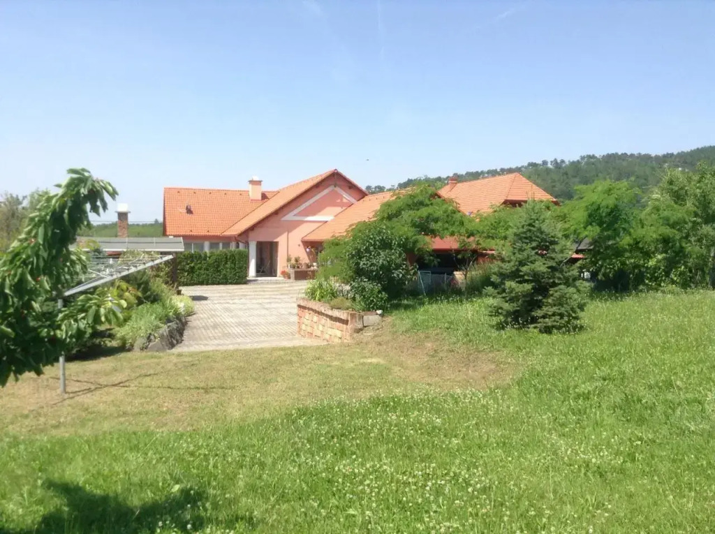 Villa Piros