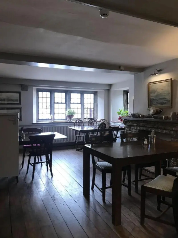 Bankes Arms Hotel
