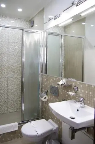 Leo Apartment