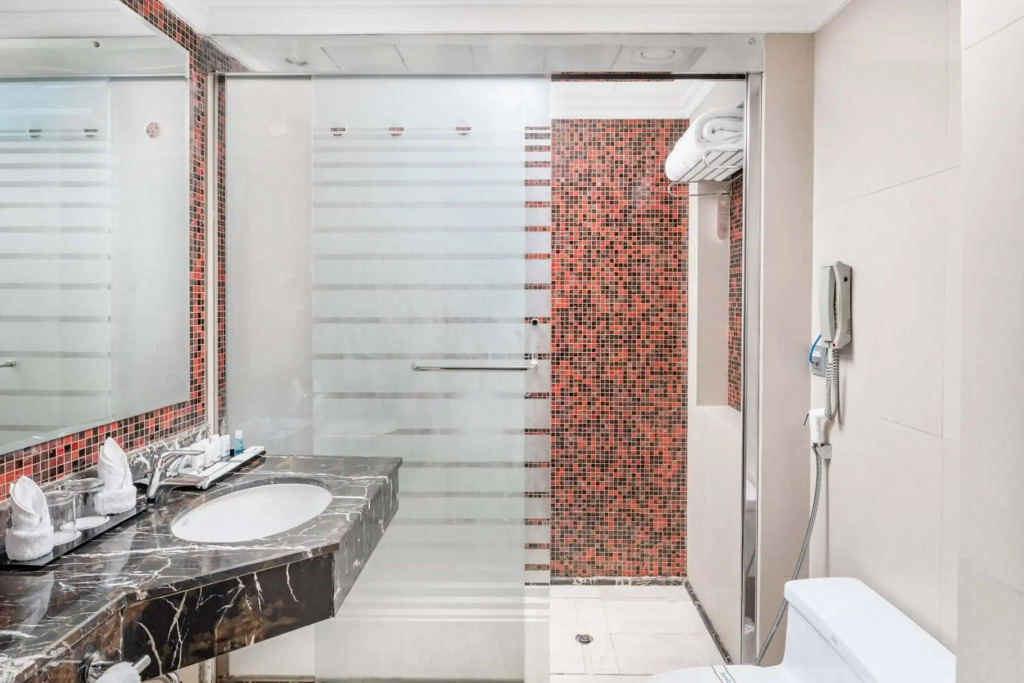 Millennium Al Aqeeq Hotel