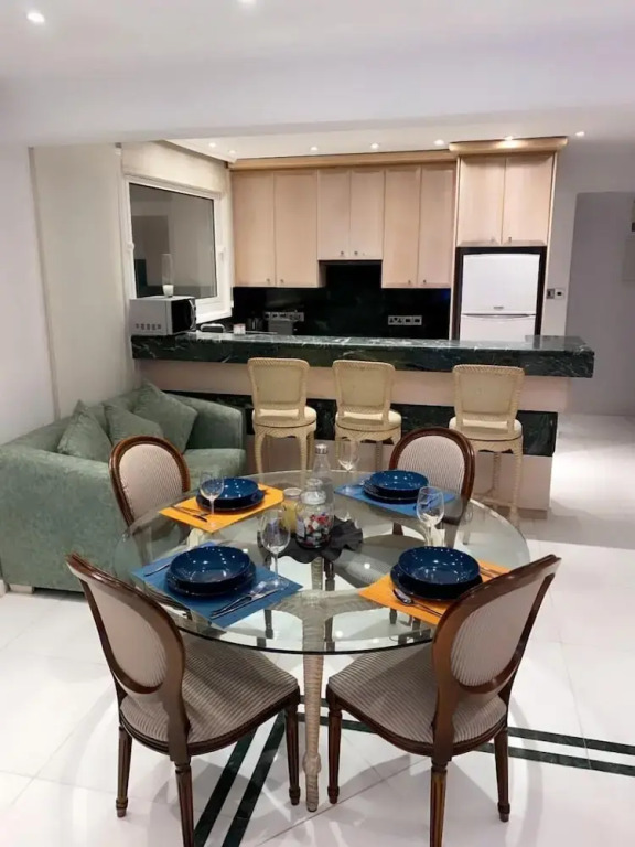 Larnaca Seaview Rooms
