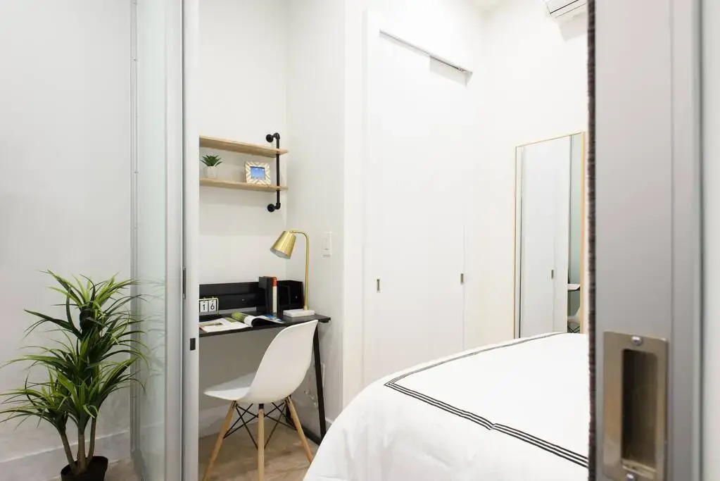 78-1b New 1BR Prime UES WD in Unit
