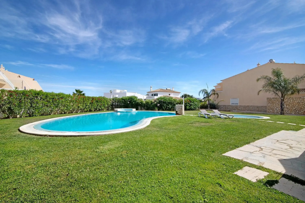 Albufeira Townhouse beach by AlbufeiraRentals