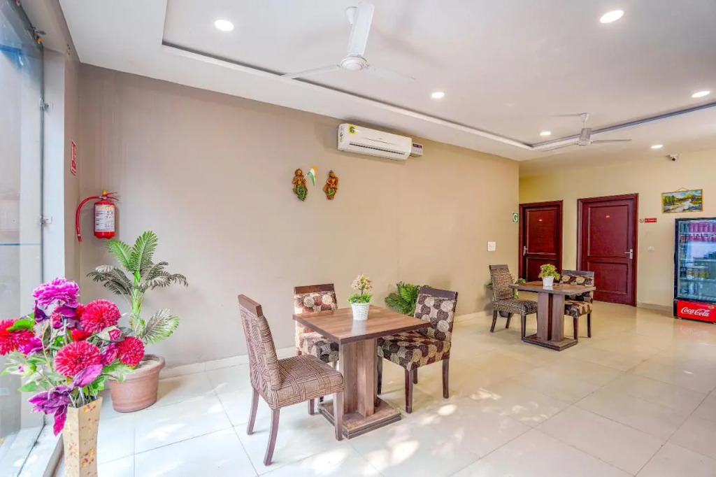 FabHotel Grand Inn