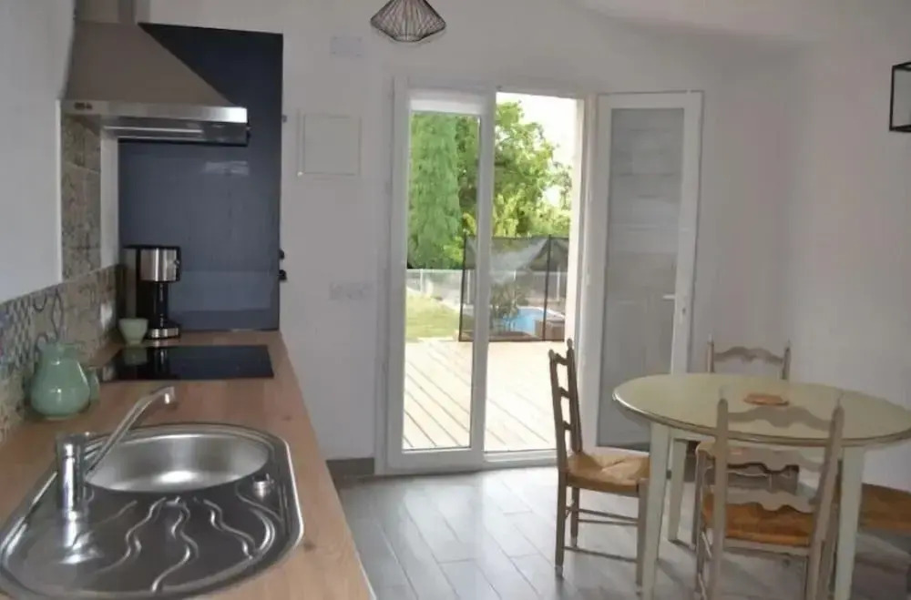 Large friendly and bright villa with pool