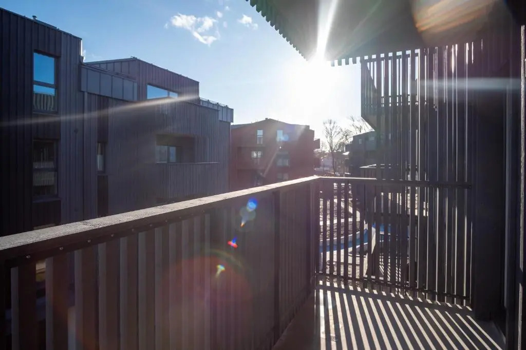 Dream Stay - Brand New Apartment with Balcony & Free Parking