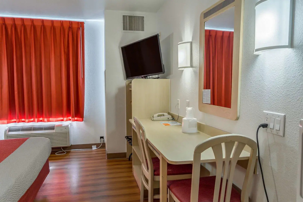 Motel 6-Redmond, OR