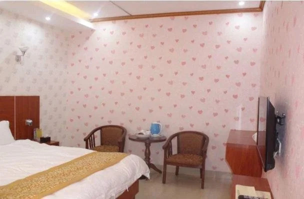 Huaqiao Inn