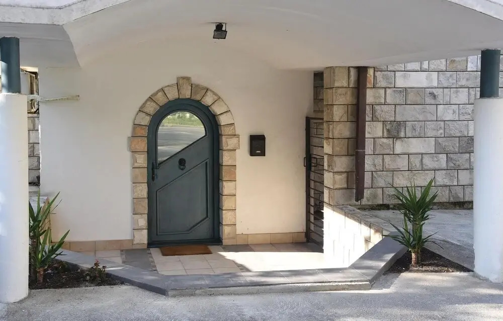 3 Bedroom Gorgeous Home In Dobrota