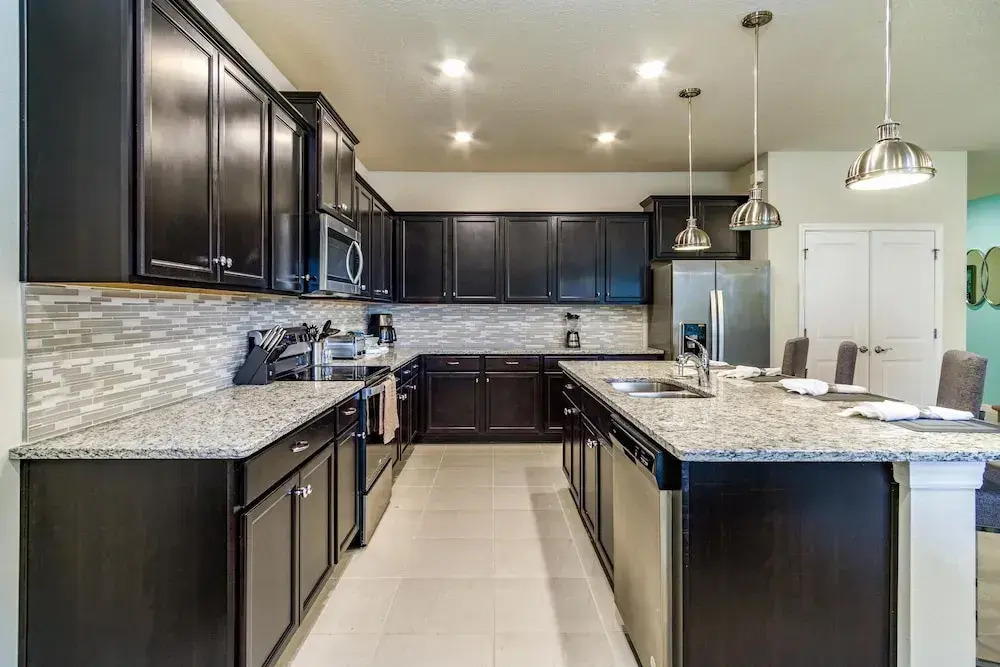 2191 LC - Windsor Island - NEW 10 Bed Villa Heated Private Pool