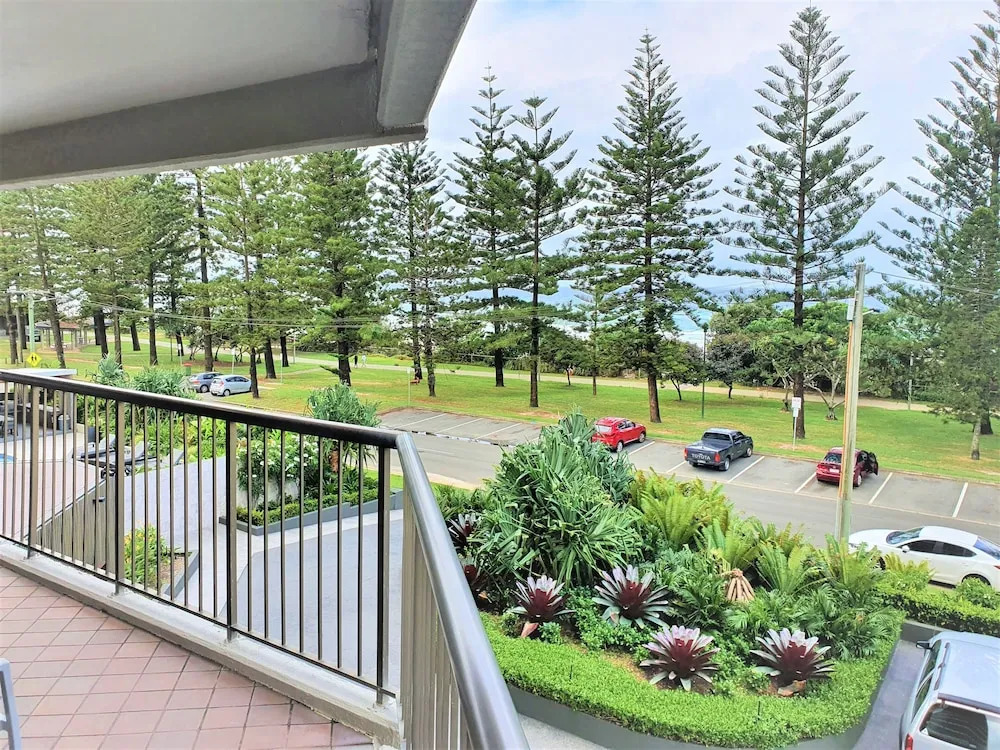 Burleigh Esplanade Apartments
