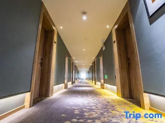 Starway Hotel (Jiayuguan Fuqiang Market Grand Theater Branch)