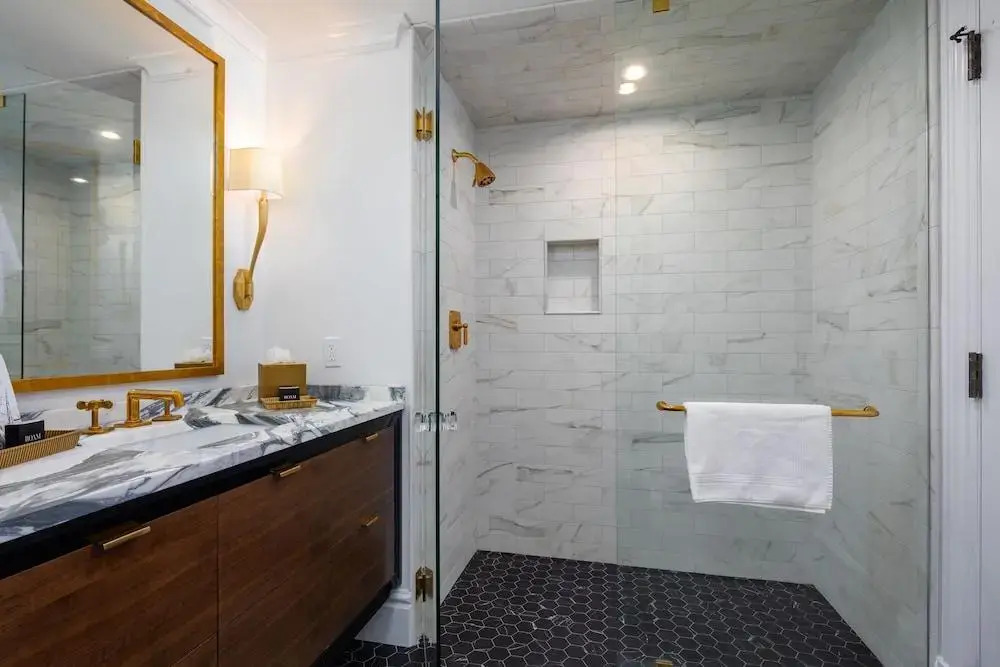 John Hand Club Hotel