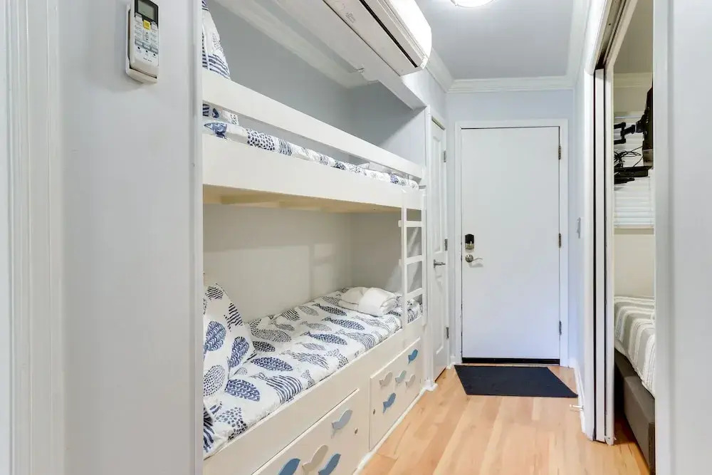 Hilton Head Island Condo: Steps to Beach!