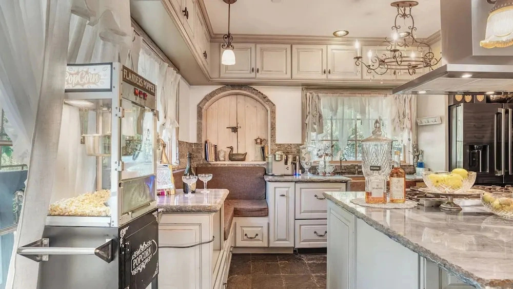Le Petit Chateau du Jardin by Avantstay Hillside Malibu Retreat Pool + Hot Tub + Waterslide