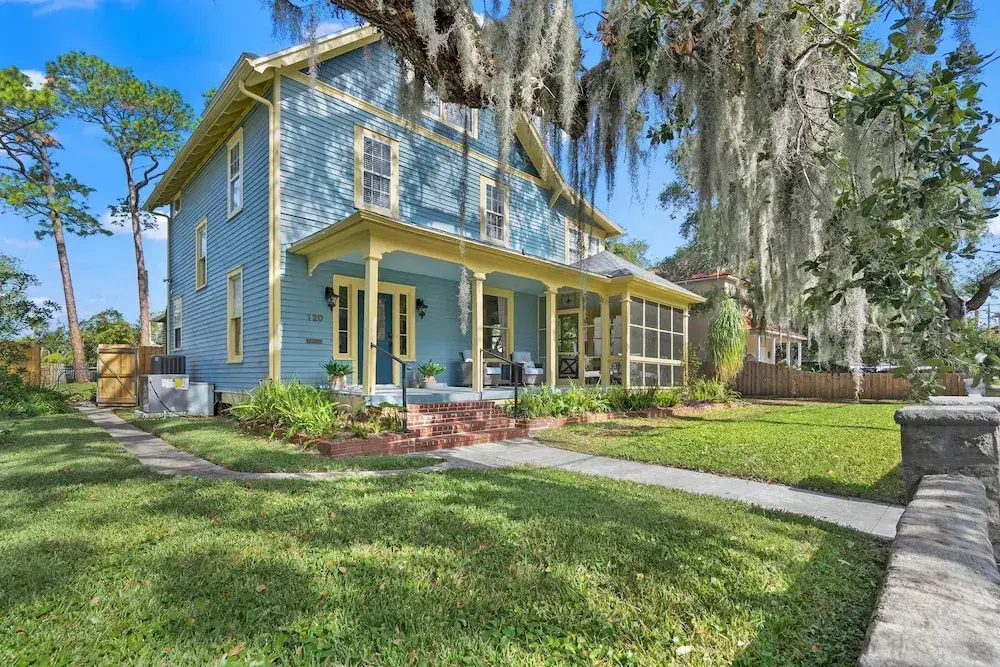 Historic in Downtown St Aug Steps to Ice Plant