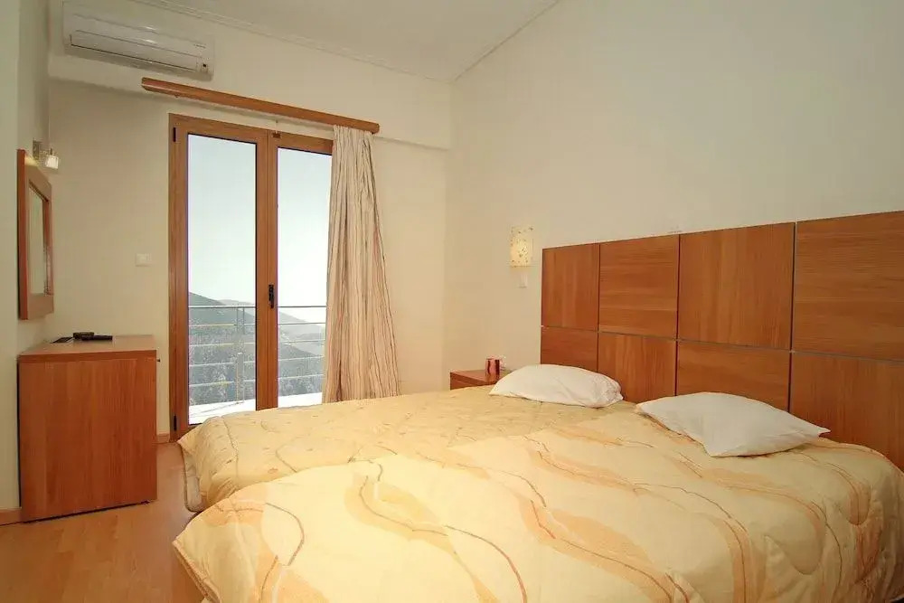 THOLOS HOTEL