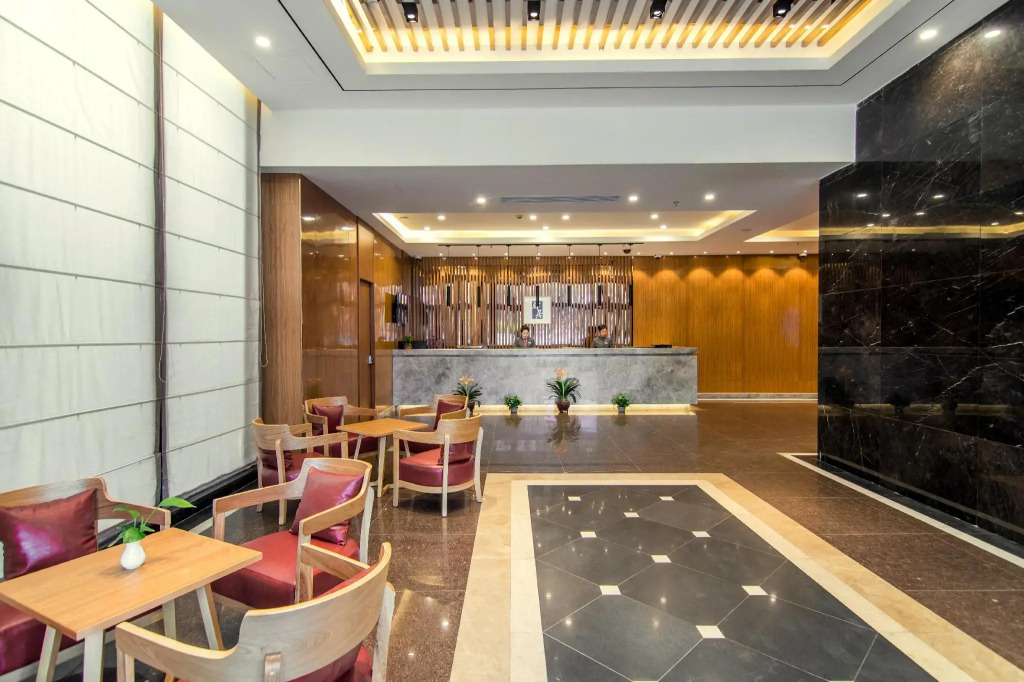 Ease Hotel Shanghai Songjiang College Town Happy Valley