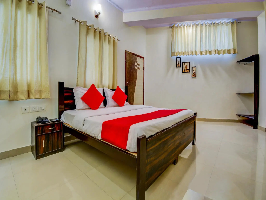 OYO Flagship 22942 Hotel Opal