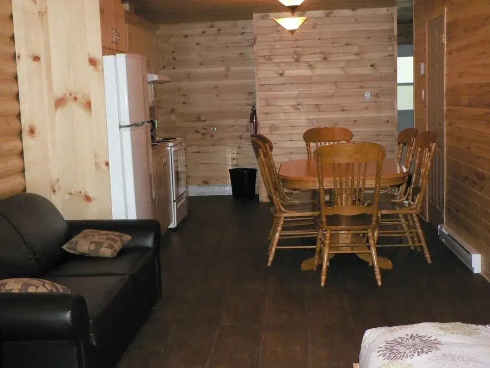 Chalets et Spa Lac Saint-Jean