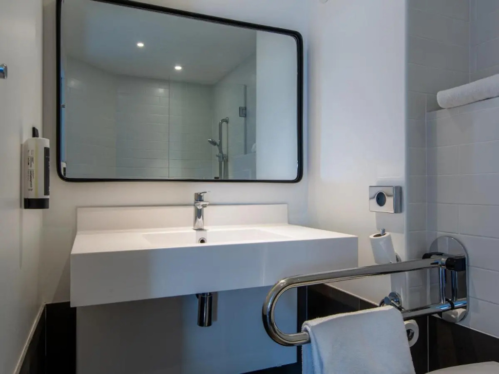 B&B HOTEL Orléans Saran 3 étoiles