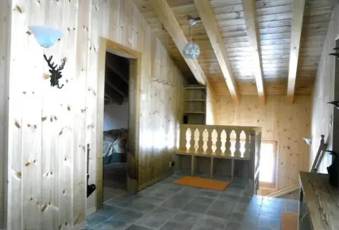 Chalet Grouse