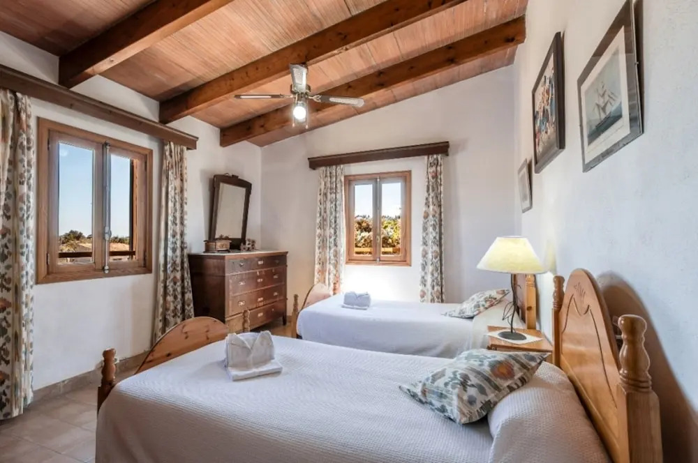 Villa - 4 Bedrooms with Pool and WiFi - 103166