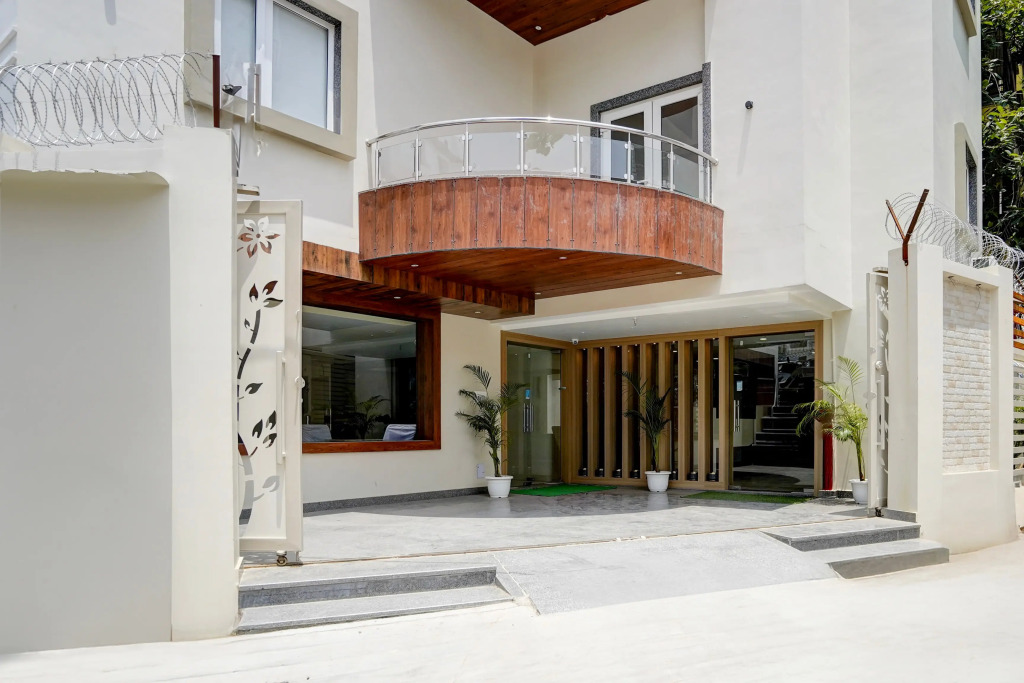 Super Townhouse Oak Banaras Central Railway Junction Formerly Sri Hari Inn