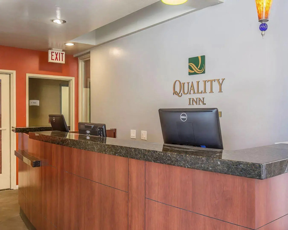 Americas Best Value Inn Loma Lodge Motel