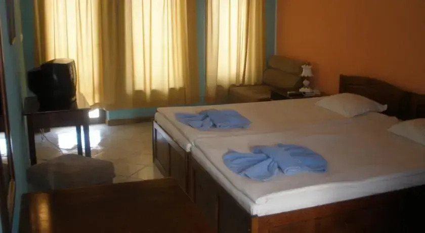 Hotel Los Dos Gallos (Dvata Petela)