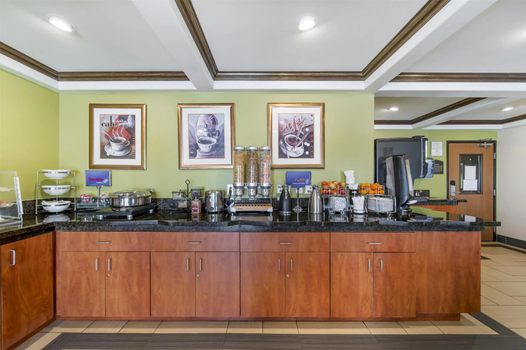 Best Western Antelope Inn & Suites