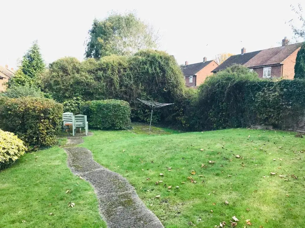 Aston Henry James Courtlands Cosy apartment close to Maidenhead train station