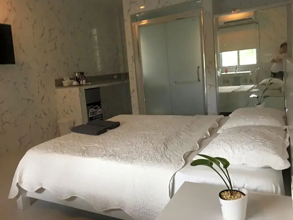 Sena Gladyz Suites