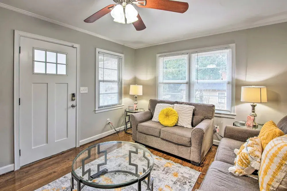 East Point Home ~ 6 Mi to Downtown ATL