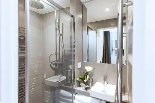 Quiet Apartment in the Center of Paris