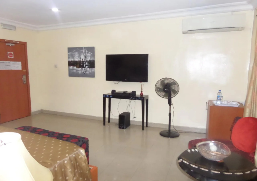 Adna Hotel