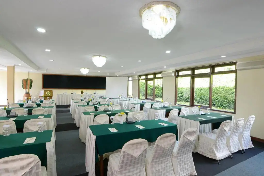 The Jayakarta Inn & Villas Cisarua Mountain Resort