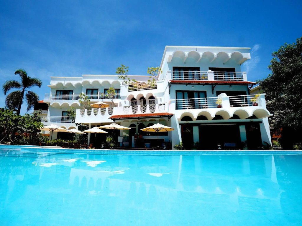 iRoHa Garden Hotel & Resort