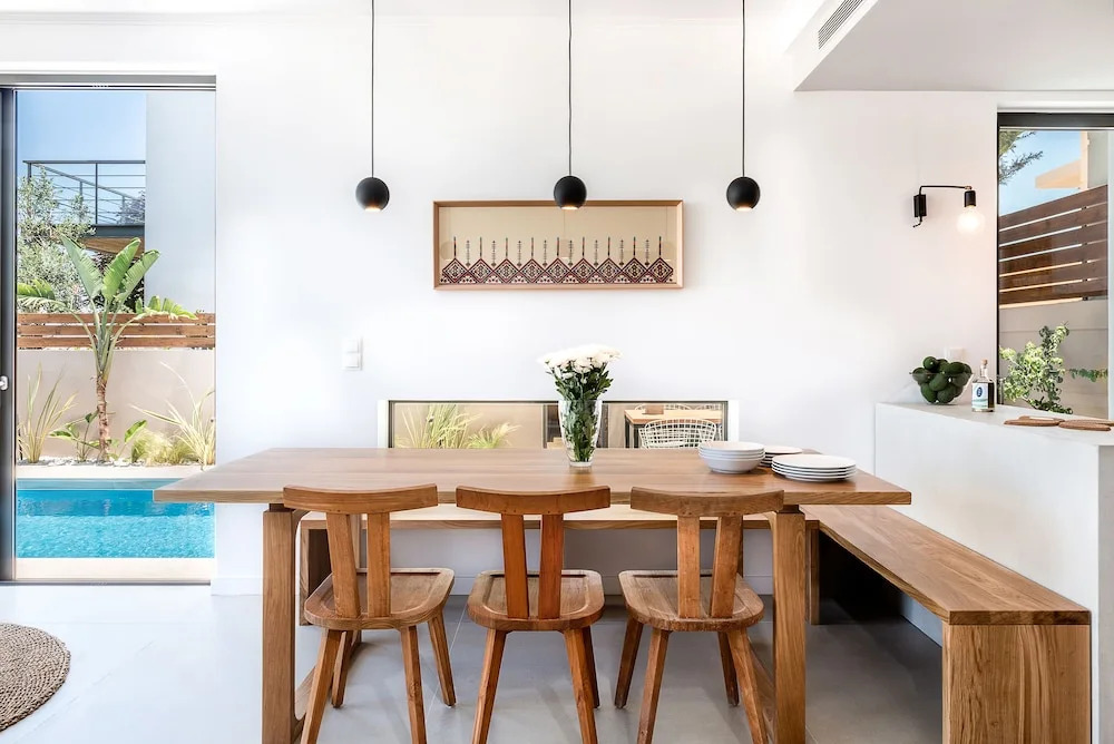 Fos Villa, a Luxe House with Private Heated Pool